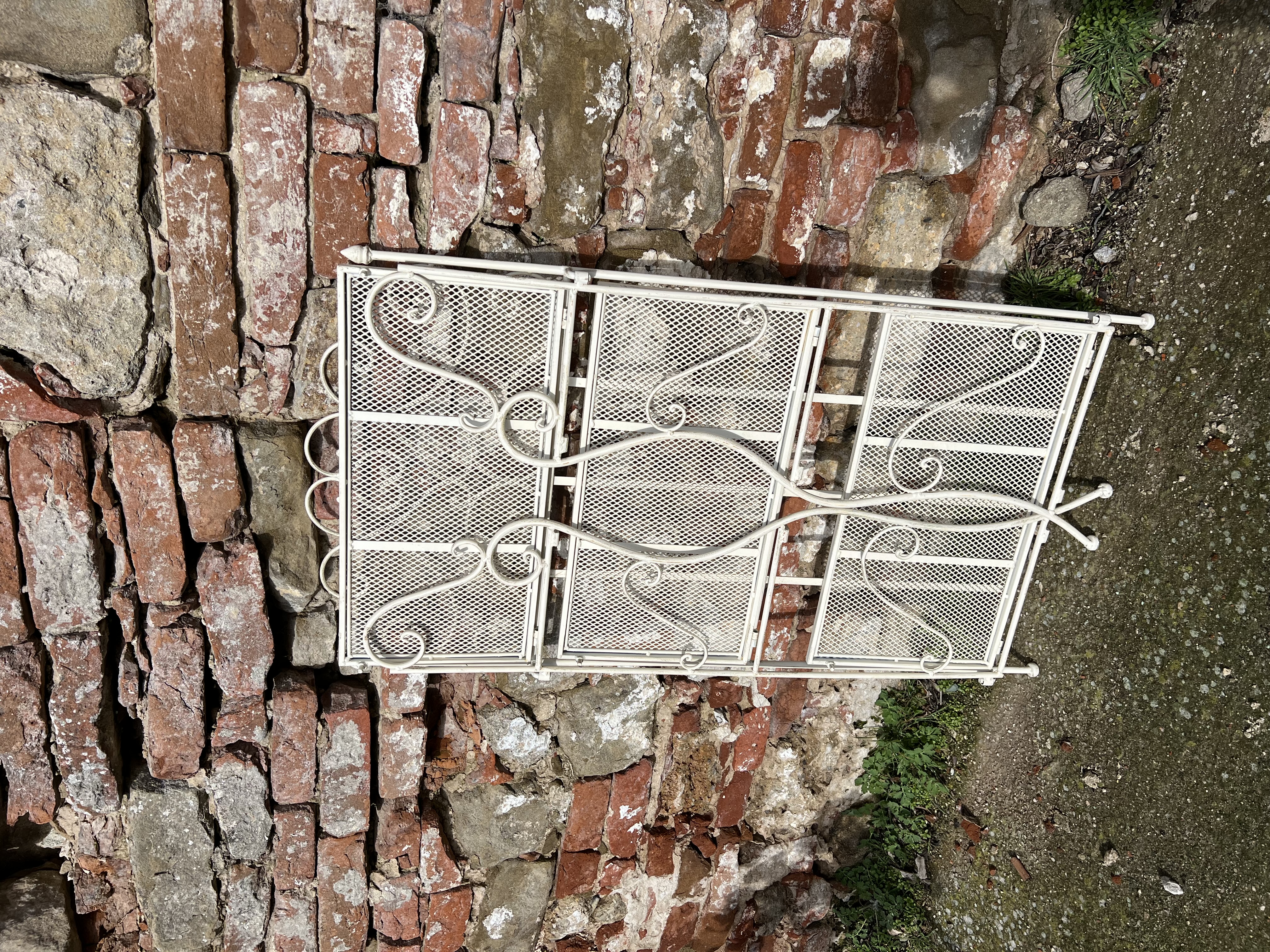 Kovový provensálsky regál, Šírka: 56 cm, Výška 107cm